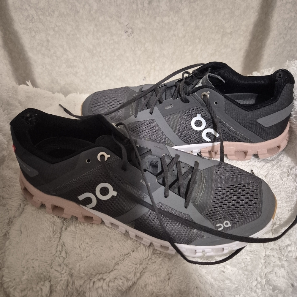 On Running Women's Gray and Pink Running Shoes...Size:8.5W